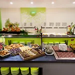 Tropical Park מלון 4*