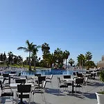 Tropical Park מלון