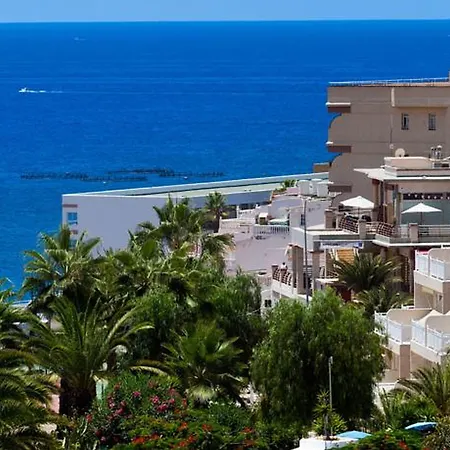 Tropical Park מלון