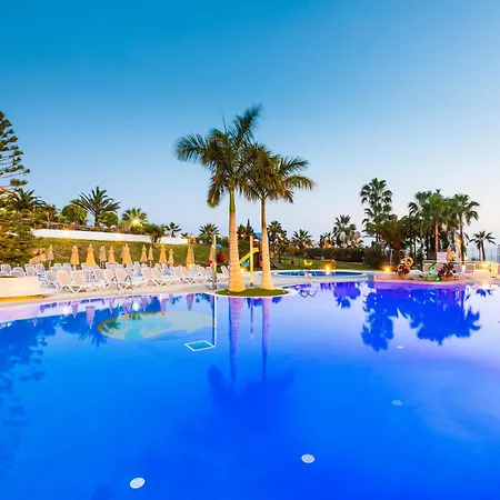 מלון Tropical Park 4*