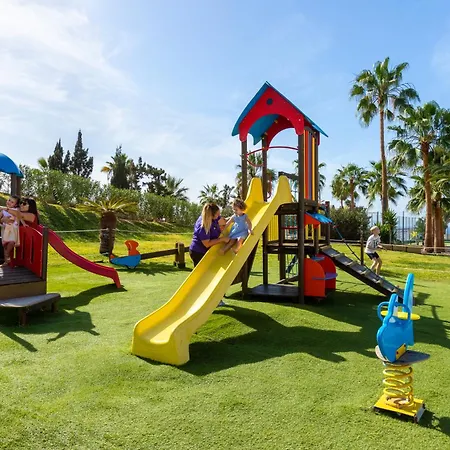 Tropical Park מלון קיאו סלבאחה