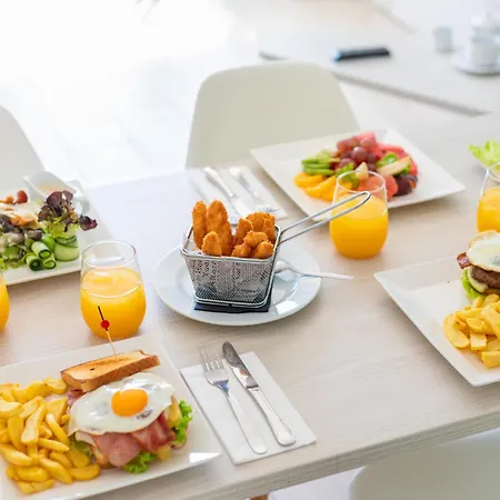Tropical Park Hotel 4*