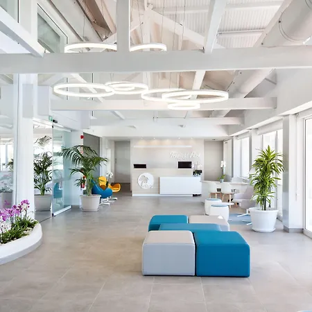 Tropical Park Ξενοδοχείο 4*