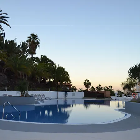 מלון Tropical Park 4*