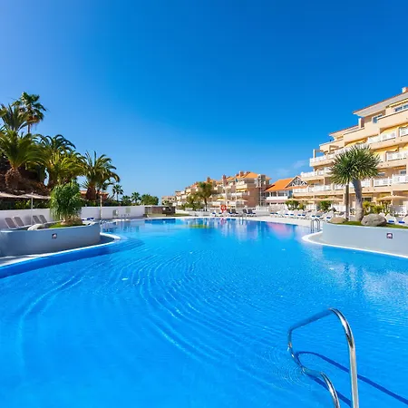 Tropical Park מלון קיאו סלבאחה