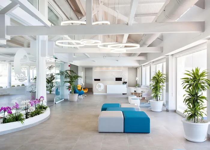 Tropical Park Hotel 4*